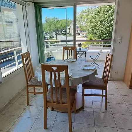 Bright 56m Near Pornichet's Hypercentre Apartment