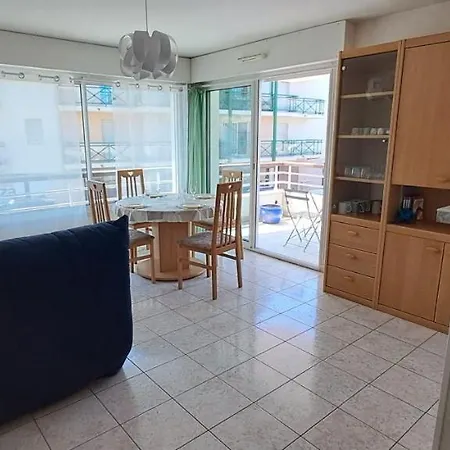 Bright 56m Near Pornichet's Hypercentre *